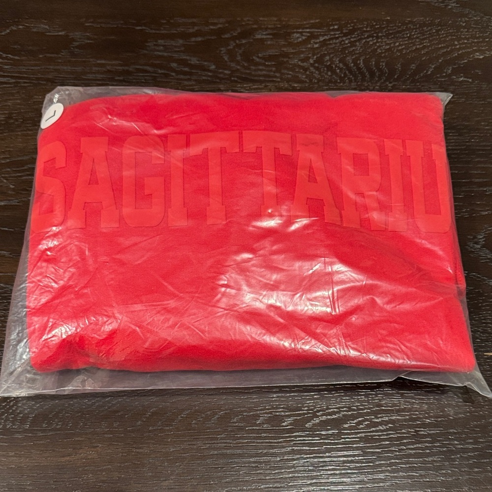 ♐Heavy Blend Sagittarius Crewneck Sweatshirt – Red (L) | NEW & SEALED | Unisex ♐